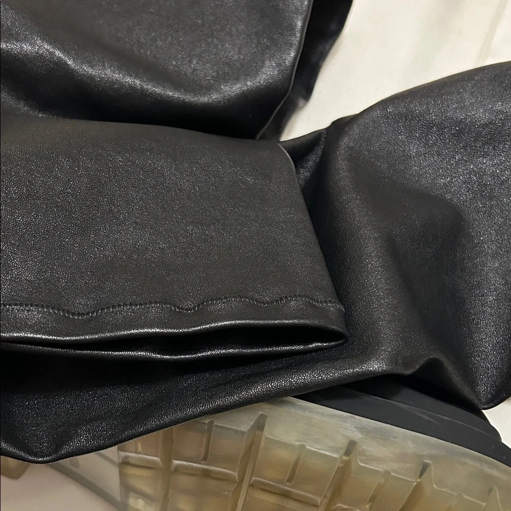 Bottega Veneta Black Over the Knee Boots - IT 40 - Picture 3 of 11
